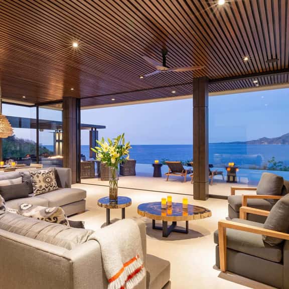 Exquisite Oceanfront Villa with 5 bedrooms - Image 1